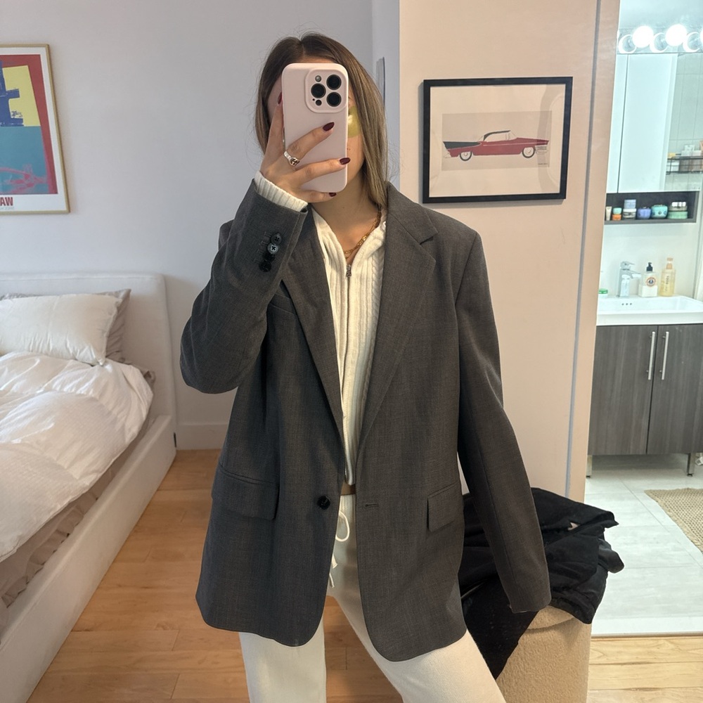 Aritzia grey blazer